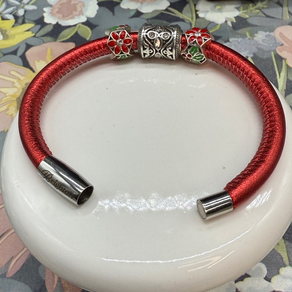 ⭐️Brighton Woodstock collection red leather bracelet silver filigree holly beads - Picture 4 of 7